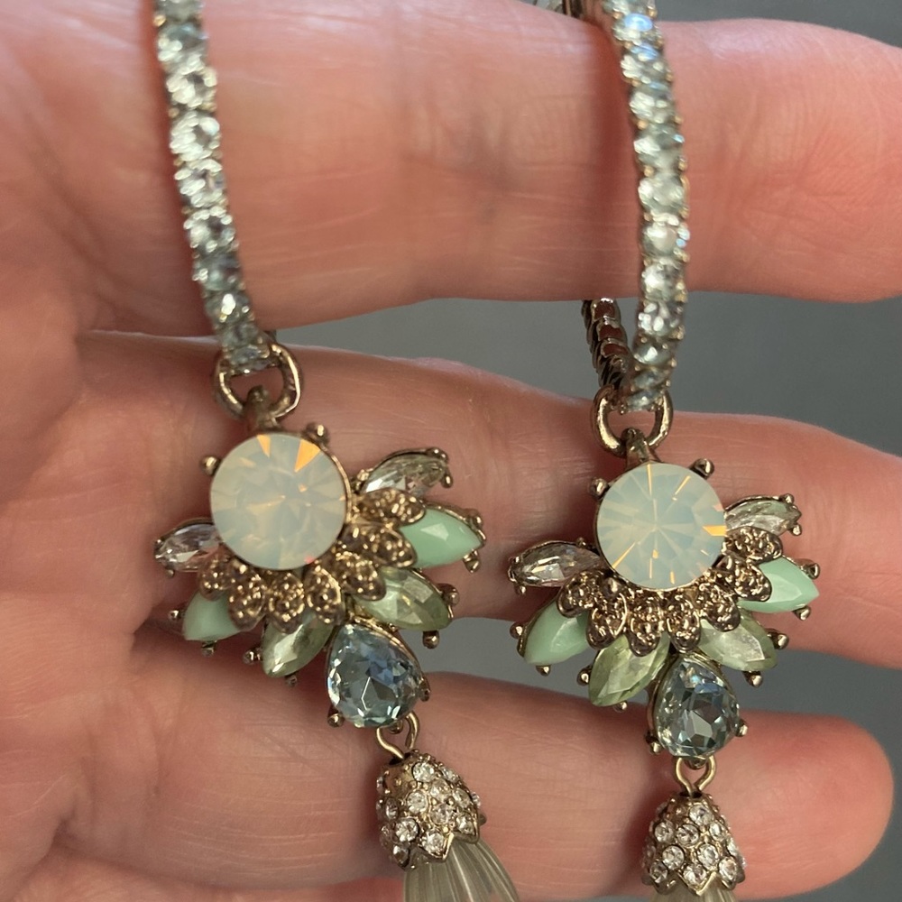 Earrings. Dazzling Beautiful Earrings. Excellent Condition. Pre Owned - Picture 5 of 16